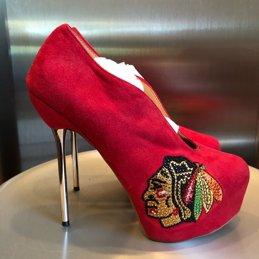 🏒RARE ‼️Like New NHL Chicago Black Hawks Sky High Design Platform Heels size 7 - Picture 2 of 9